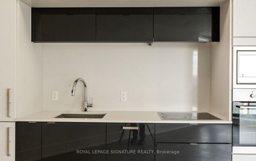 Ph35-1 Edgewater Drive, Toronto, ON - Indoor Photo Showing Kitchen