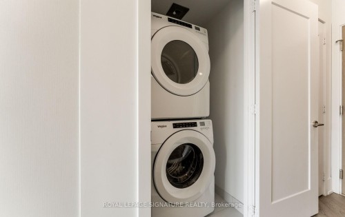 Ph35-1 Edgewater Drive, Toronto, ON - Indoor Photo Showing Laundry Room