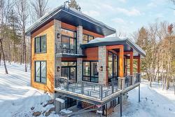 378 Ch. du Lac-de-la-Carpe  Lac-Des-Plages, QC J0T 1K0