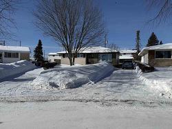 467 Sycamore Place  Thunder Bay, ON P7C 1X3