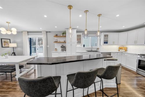 335 16Th Avenue, Cranbrook, BC - Indoor Photo Showing Other Room