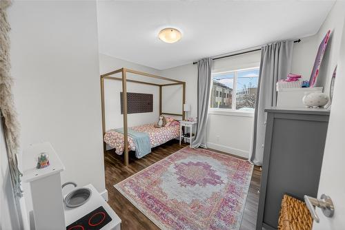 335 16Th Avenue, Cranbrook, BC - Indoor Photo Showing Bedroom