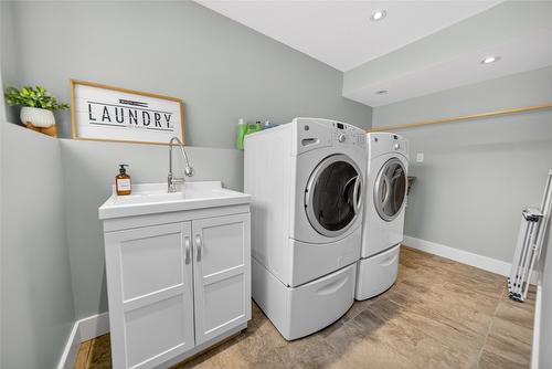 335 16Th Avenue, Cranbrook, BC - Indoor Photo Showing Laundry Room