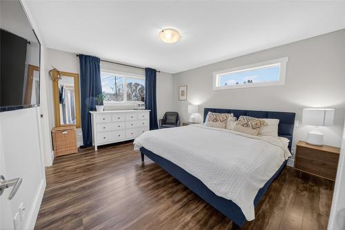 335 16Th Avenue, Cranbrook, BC - Indoor Photo Showing Bedroom