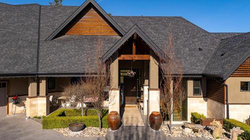 3990 Fairwinds Court, Kelowna, BC - Outdoor