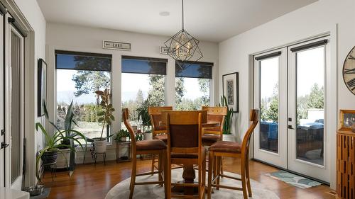 3990 Fairwinds Court, Kelowna, BC - Indoor Photo Showing Dining Room