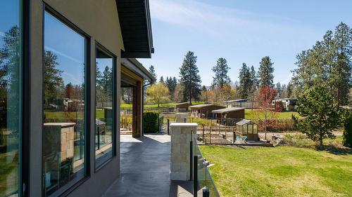 3990 Fairwinds Court, Kelowna, BC - Outdoor