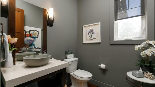 3990 Fairwinds Court, Kelowna, BC - Indoor Photo Showing Bathroom