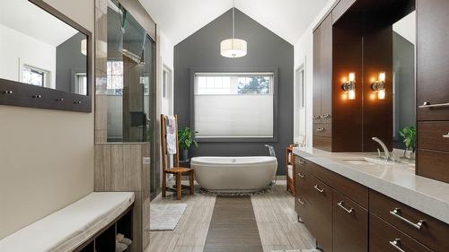 3990 Fairwinds Court, Kelowna, BC - Indoor Photo Showing Bathroom