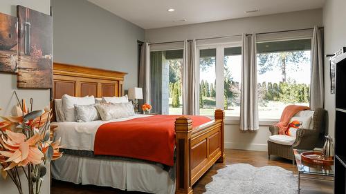 3990 Fairwinds Court, Kelowna, BC - Indoor Photo Showing Bedroom