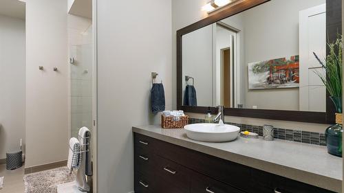3990 Fairwinds Court, Kelowna, BC - Indoor Photo Showing Bathroom