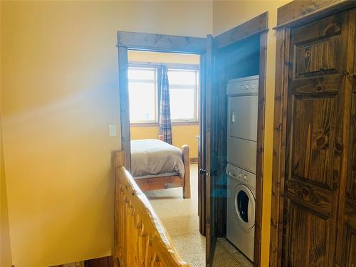 04A-1351 Gerry Sorensen Way, Kimberley, BC - Indoor Photo Showing Laundry Room