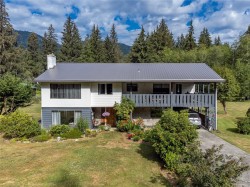 1301 Sayward Rd  Sayward, BC V0P 1R0
