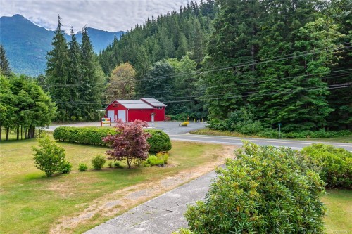 1301 Sayward Rd, Sayward, BC 