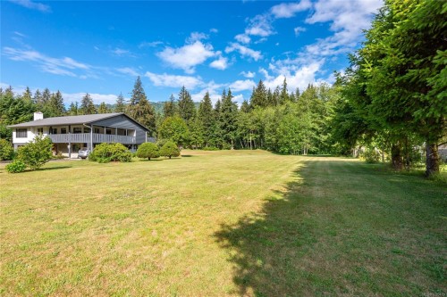 1301 Sayward Rd, Sayward, BC 