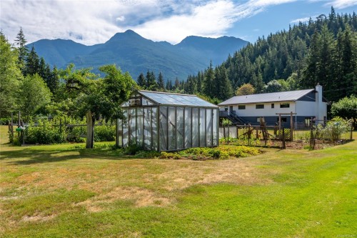 1301 Sayward Rd, Sayward, BC 