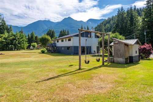 1301 Sayward Rd, Sayward, BC 