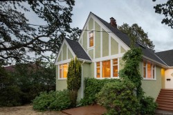 1959 Hampshire Rd  Oak Bay, BC V8R 5T9