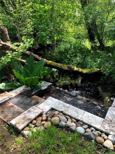 5075 Longview Dr, Bowser, BC 