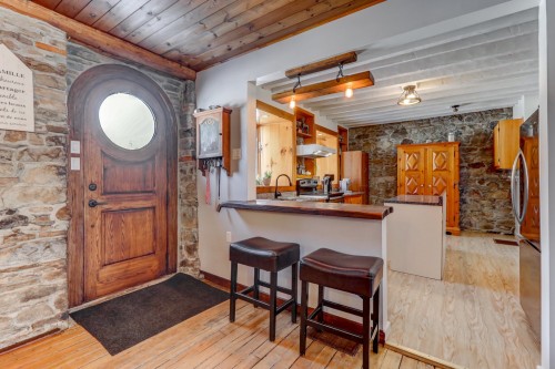 Hall d'entrée/Vestibule - 259 Mtée St-Philippe, Brownsburg-Chatham, QC - Indoor Photo Showing Other Room