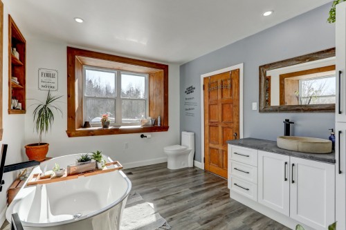 Salle de bains - 259 Mtée St-Philippe, Brownsburg-Chatham, QC - Indoor Photo Showing Bathroom