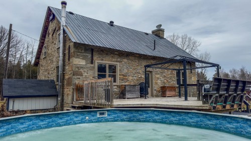 Face arrière - 259 Mtée St-Philippe, Brownsburg-Chatham, QC - Outdoor With Above Ground Pool