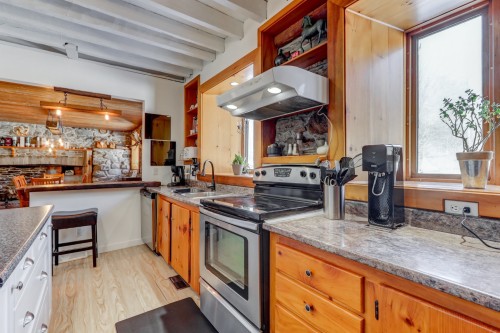 Cuisine - 259 Mtée St-Philippe, Brownsburg-Chatham, QC - Indoor Photo Showing Kitchen With Double Sink