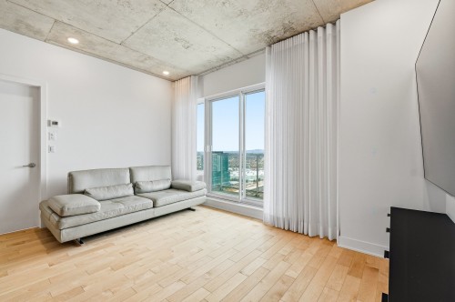 Salon - 2010-60 Rue De L'Éclipse, Brossard, QC - Indoor