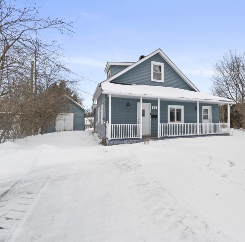 69 Rue St-Jean  Châteauguay, QC J6J 2X8