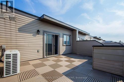 512 - 30 Dunsheath Way, Markham, ON - Outdoor With Exterior