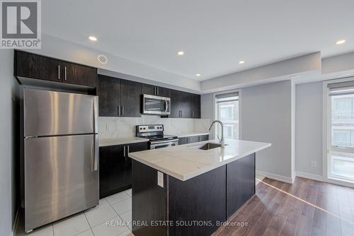 512 - 30 Dunsheath Way, Markham, ON - Indoor Photo Showing Kitchen With Stainless Steel Kitchen With Upgraded Kitchen