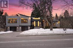 716 NORTH SHORE BOULEVARD E  Burlington, ON L7T 1X6