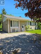 409 TENNYSON DRIVE Oakville, ON L6L 3Z2