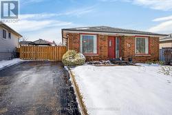 72 BOSTON CRESCENT  Hamilton, ON L8T 4N2