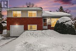 990 HARKNESS AVENUE  Ottawa, ON K1V 6P2