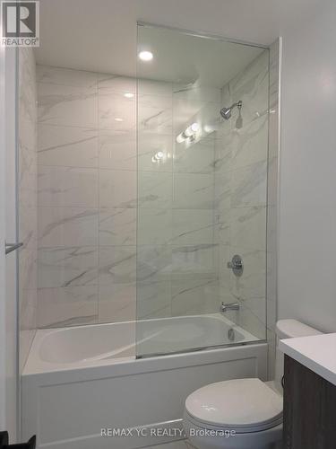 4311 - 8 Interchange Way, Vaughan, ON - Indoor Photo Showing Bathroom