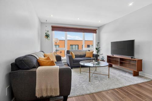 7-2160 Av. Charlemagne  Montréal (Mercier/Hochelaga-Maisonneuve), QC H1W 3S8