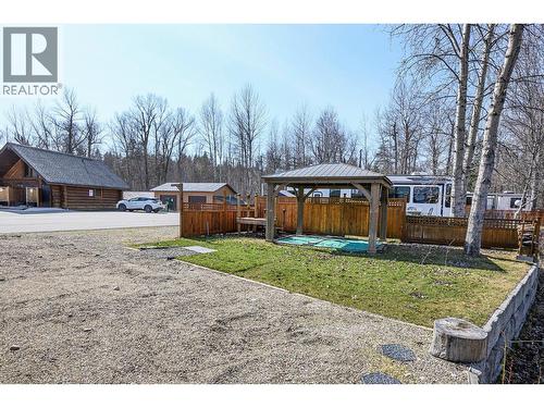 2 Clubhouse Lane, Lee Creek, BC 