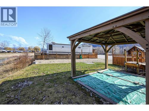 2 Clubhouse Lane, Lee Creek, BC 