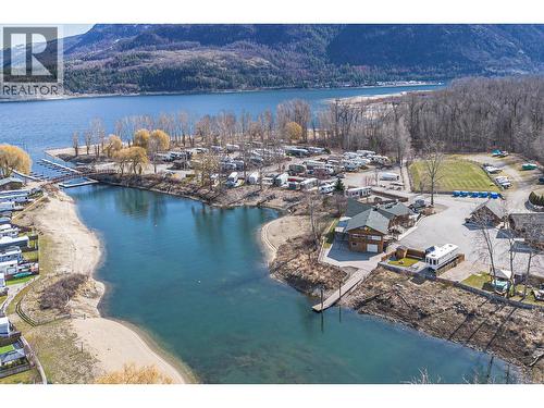 2 Clubhouse Lane, Lee Creek, BC 