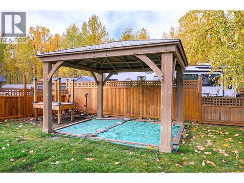 2 Clubhouse Lane, Lee Creek, BC 