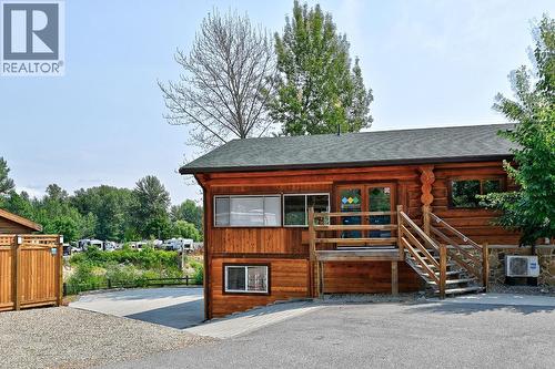 2 Clubhouse Lane, Lee Creek, BC 