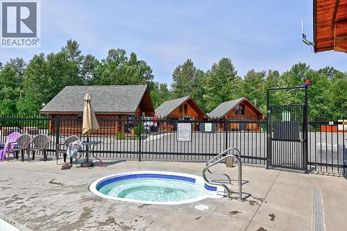 2 Clubhouse Lane, Lee Creek, BC 