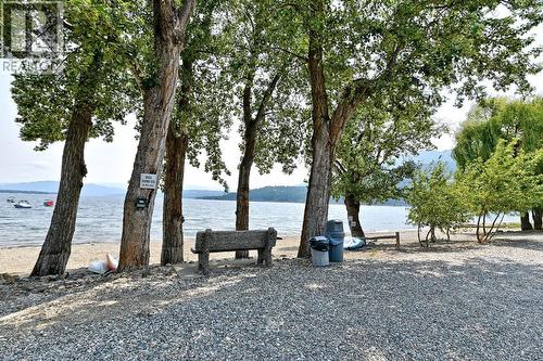 2 Clubhouse Lane, Lee Creek, BC 