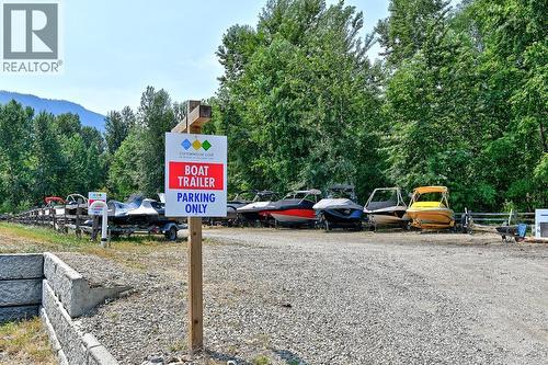 2 Clubhouse Lane, Lee Creek, BC 