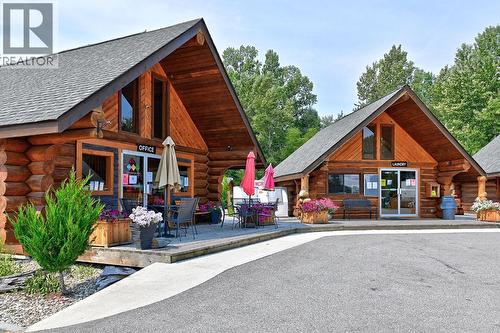 2 Clubhouse Lane, Lee Creek, BC 