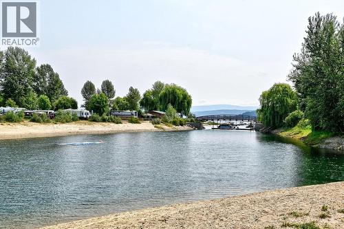 2 Clubhouse Lane, Lee Creek, BC 