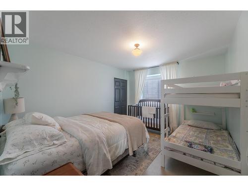 445 Road 5, Oliver, BC - Indoor Photo Showing Bedroom