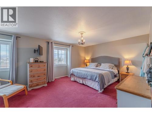 445 Road 5, Oliver, BC - Indoor Photo Showing Bedroom