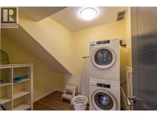 445 Road 5, Oliver, BC - Indoor Photo Showing Laundry Room